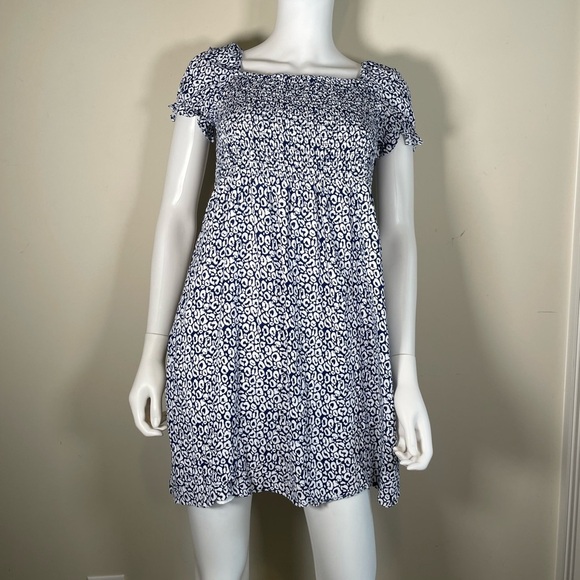 Tuckernuck Sail to Sable Blue White Smocked Nap Dress Puff Short Sleeve Sz S - Picture 4 of 12